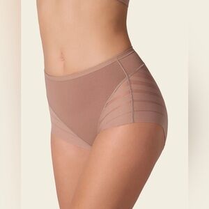 Stripe Undetectable
Lace Classic Shaper Panty